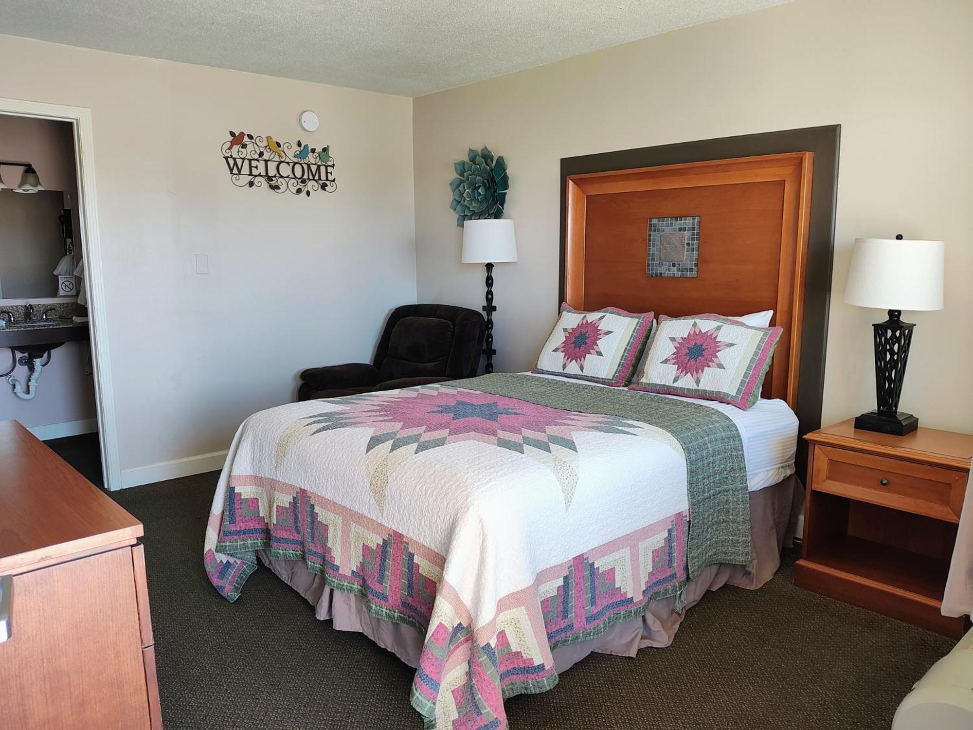 The Lodge At Russell - Russell Inn Room photo